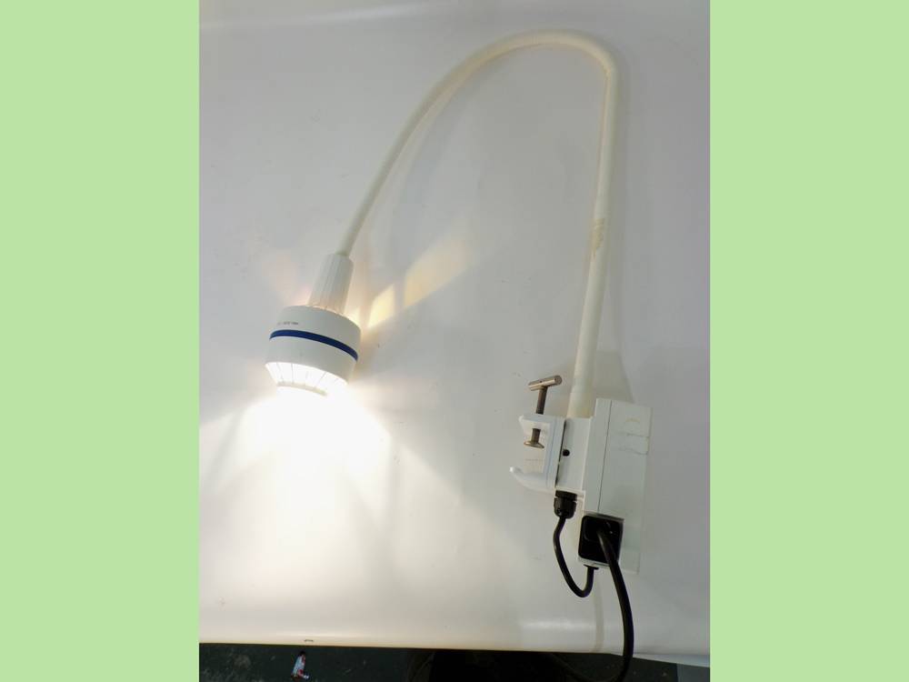 Heine HL 5000 Examination Light With Clamp Mounting, White.